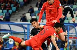 英雄联盟总决赛-足球赛事中一场激动人心的比赛全面支援