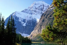 神锋破阵！C罗以一敌众上演中超封神之战