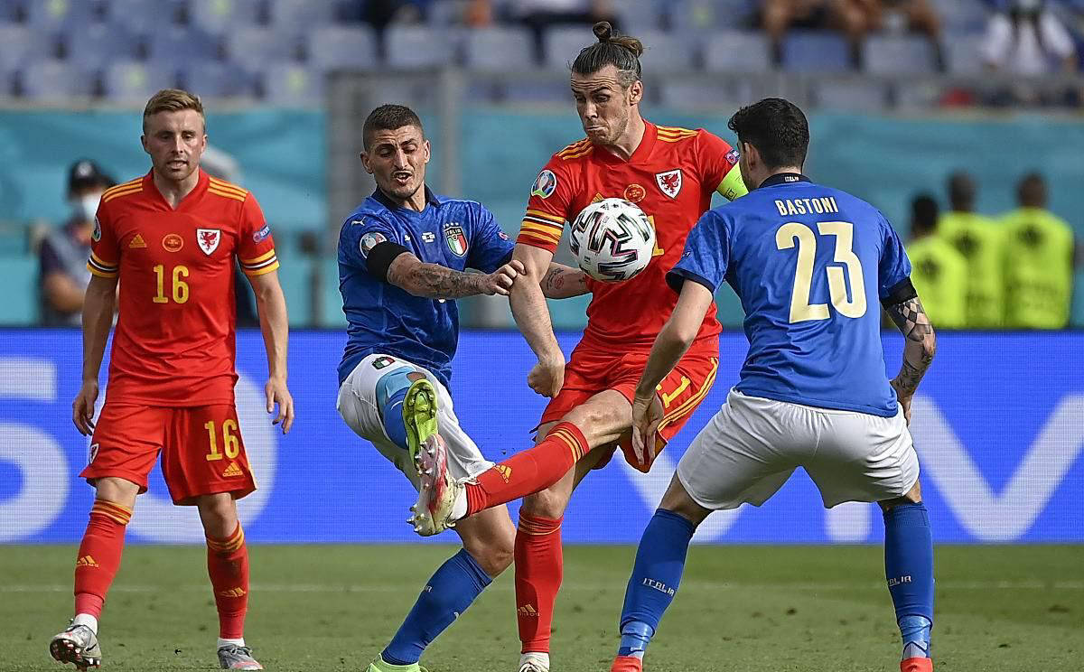 汉堡中场连续助攻，成为进攻火力