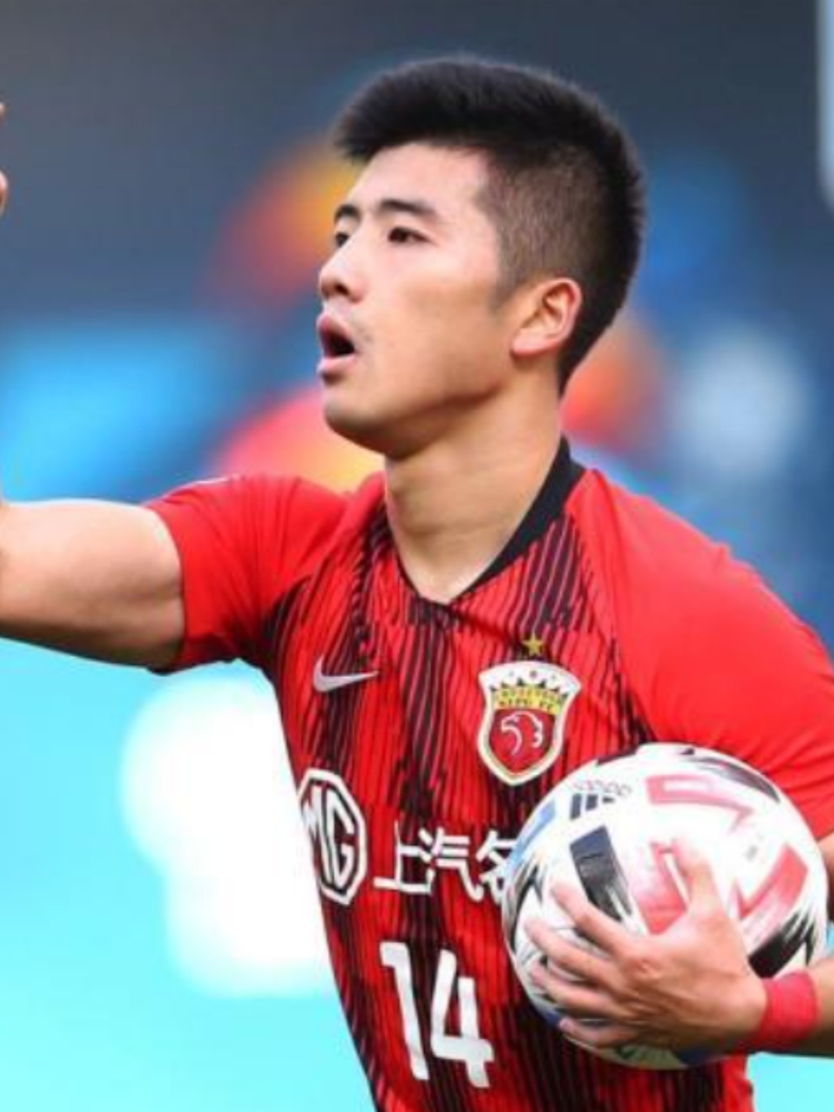 包含上海上港豪取连胜，冲击联赛前四的词条