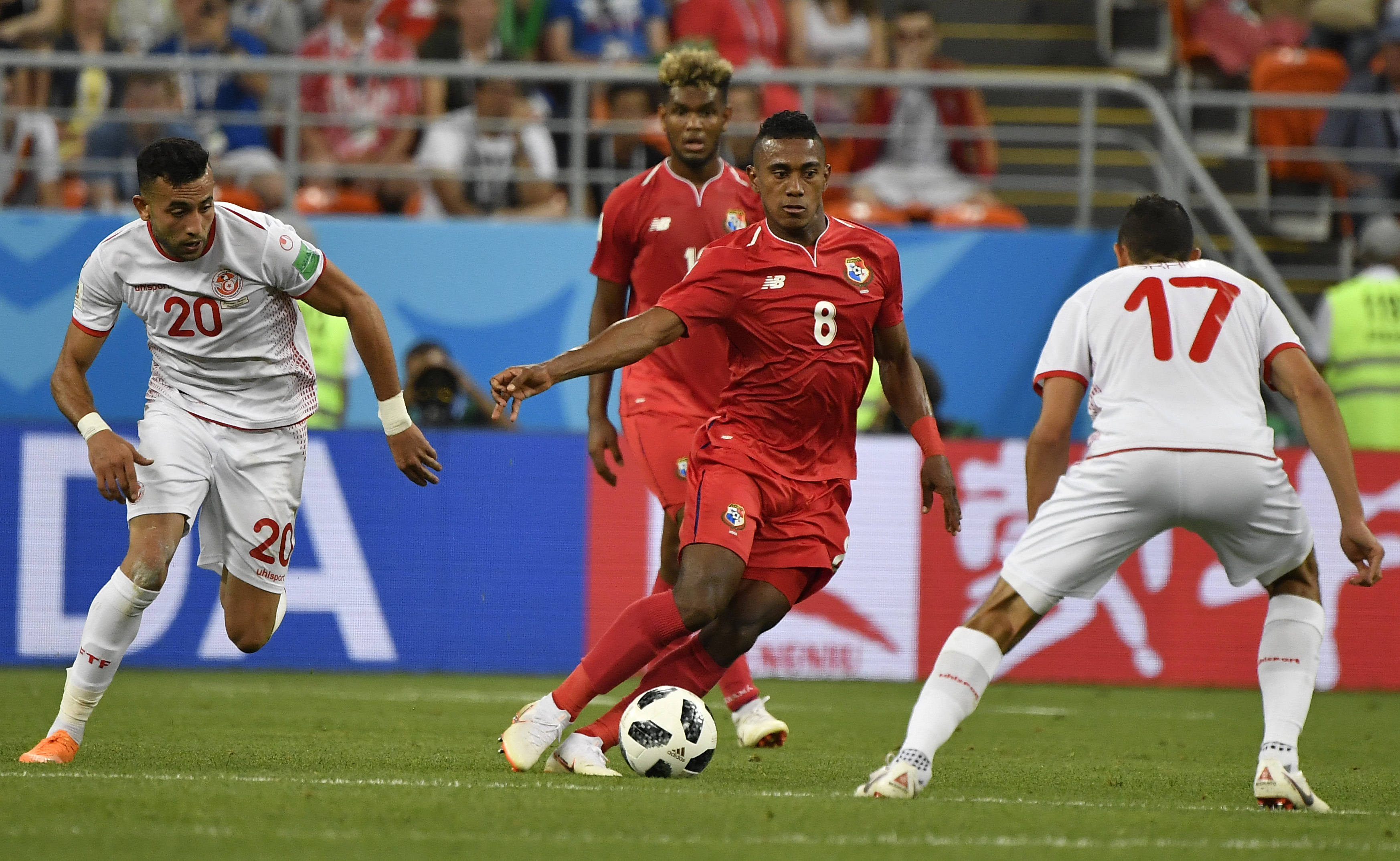 包含意大利队憾负乌拉圭，比利时队力克荷兰晋级的词条