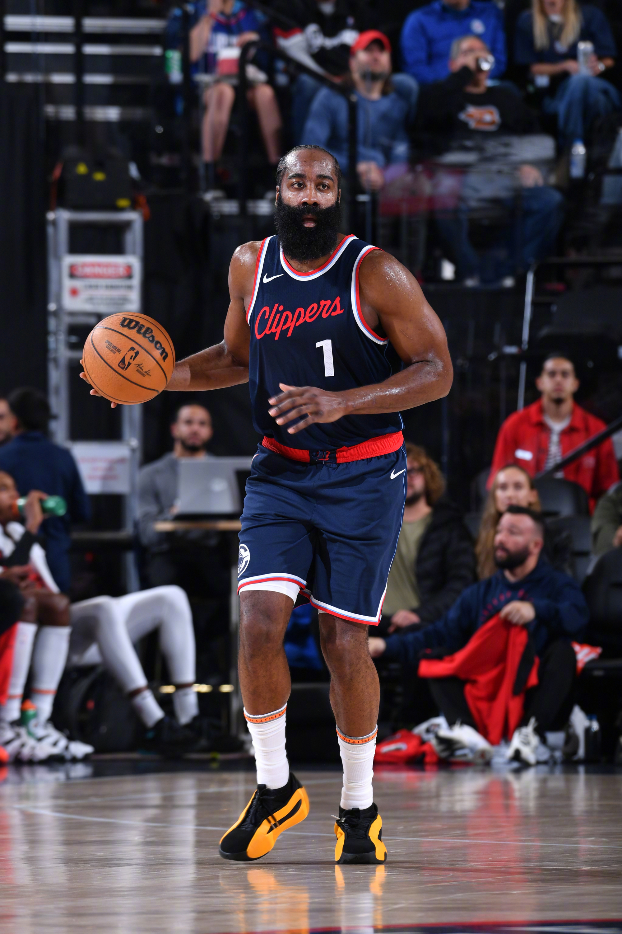 快船连胜结束，客场输球给奇才