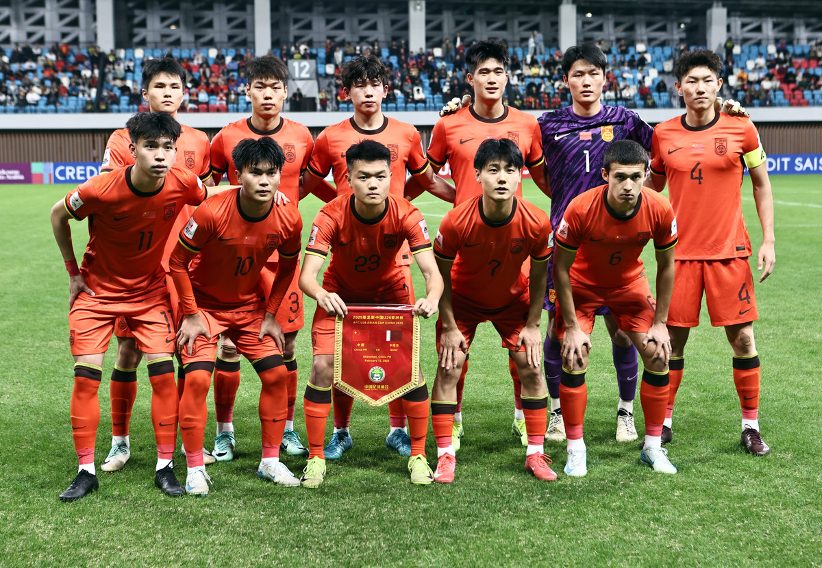 包含紧张对抗，国内足球联赛球员实力大比拼的词条