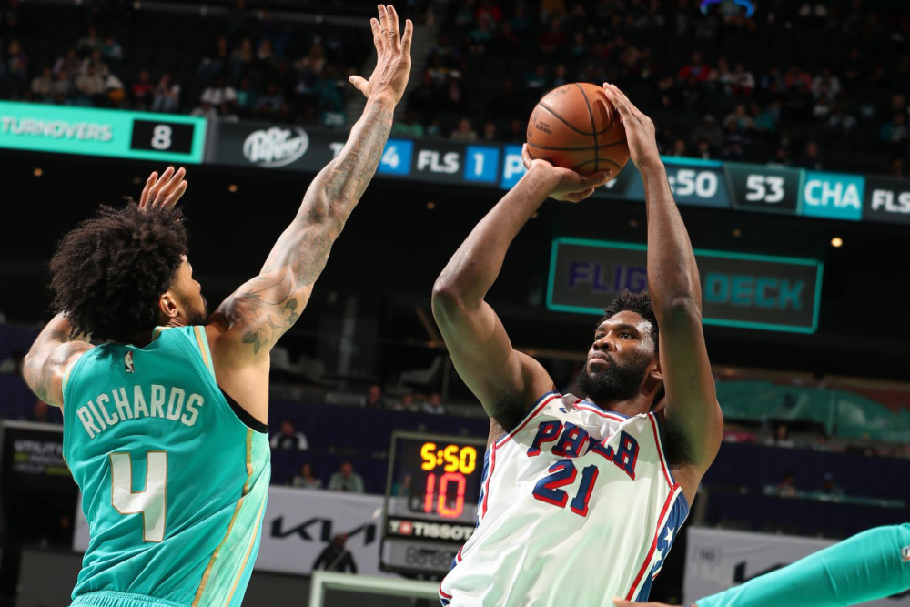 上海队险胜深圳队,恩比德状态火热的简单介绍 上海队险胜深圳队,恩比德状态火热的简单介绍