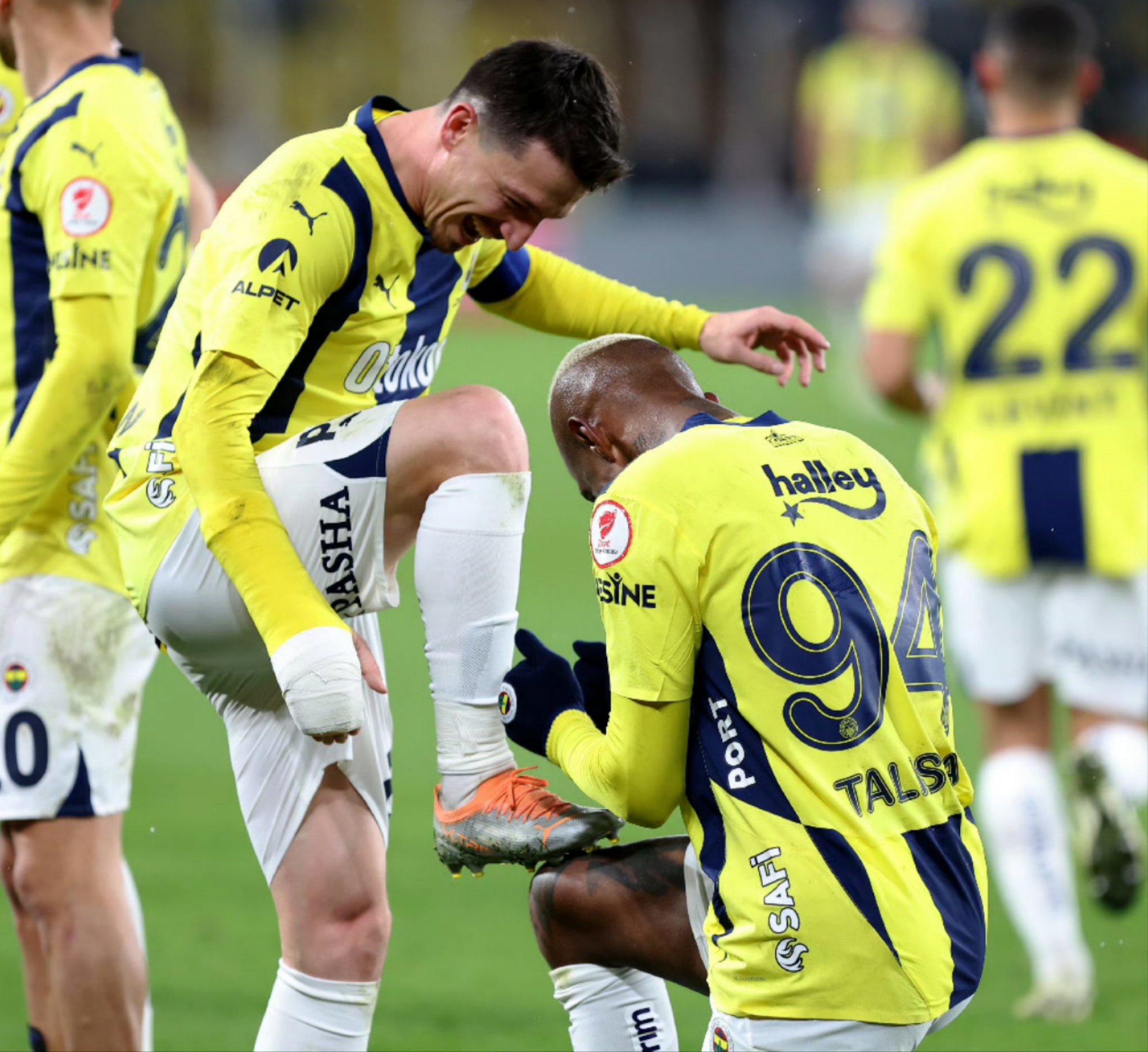 年终总决赛险胜拉沃尔杯,穆雷扛起全队 年终总决赛险胜拉沃尔杯,穆雷扛起全队