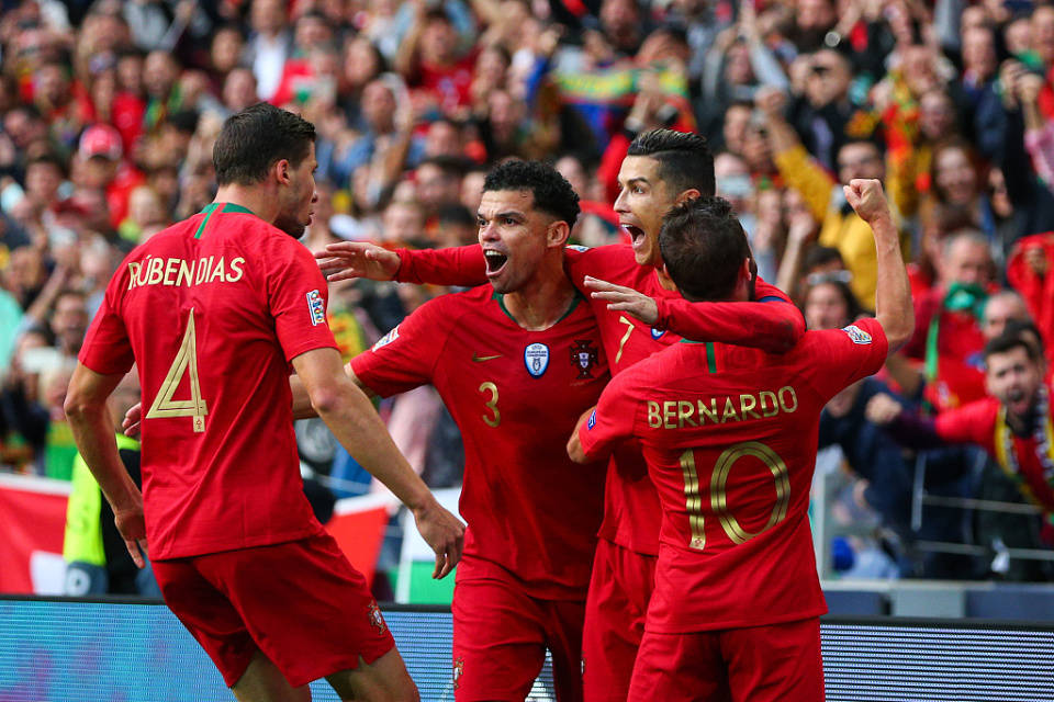 哥伦比亚轻取波兰，蒂亚戈带队取胜