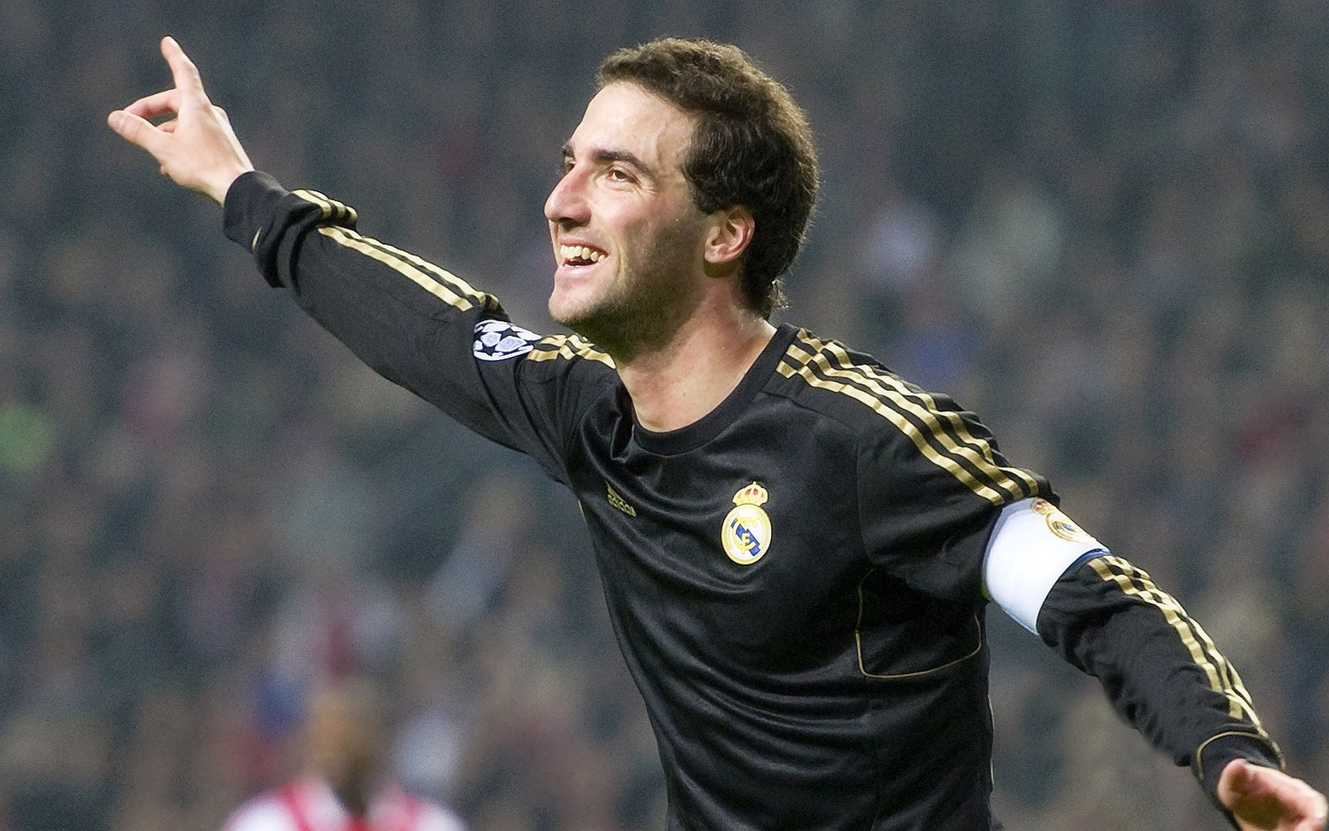 沙漠绿洲的东方魔法,三笘薰独舞助勒沃库森沙特硬仗告捷